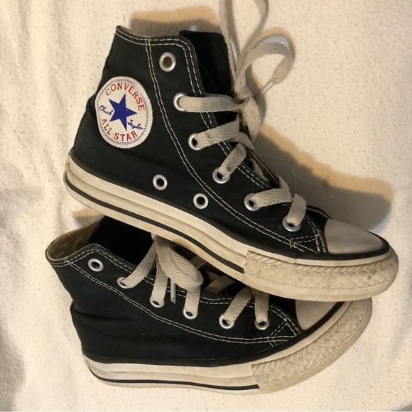 Kid’s High Top Converse All Star Youth size 11 in classic black - Picture 3 of 10